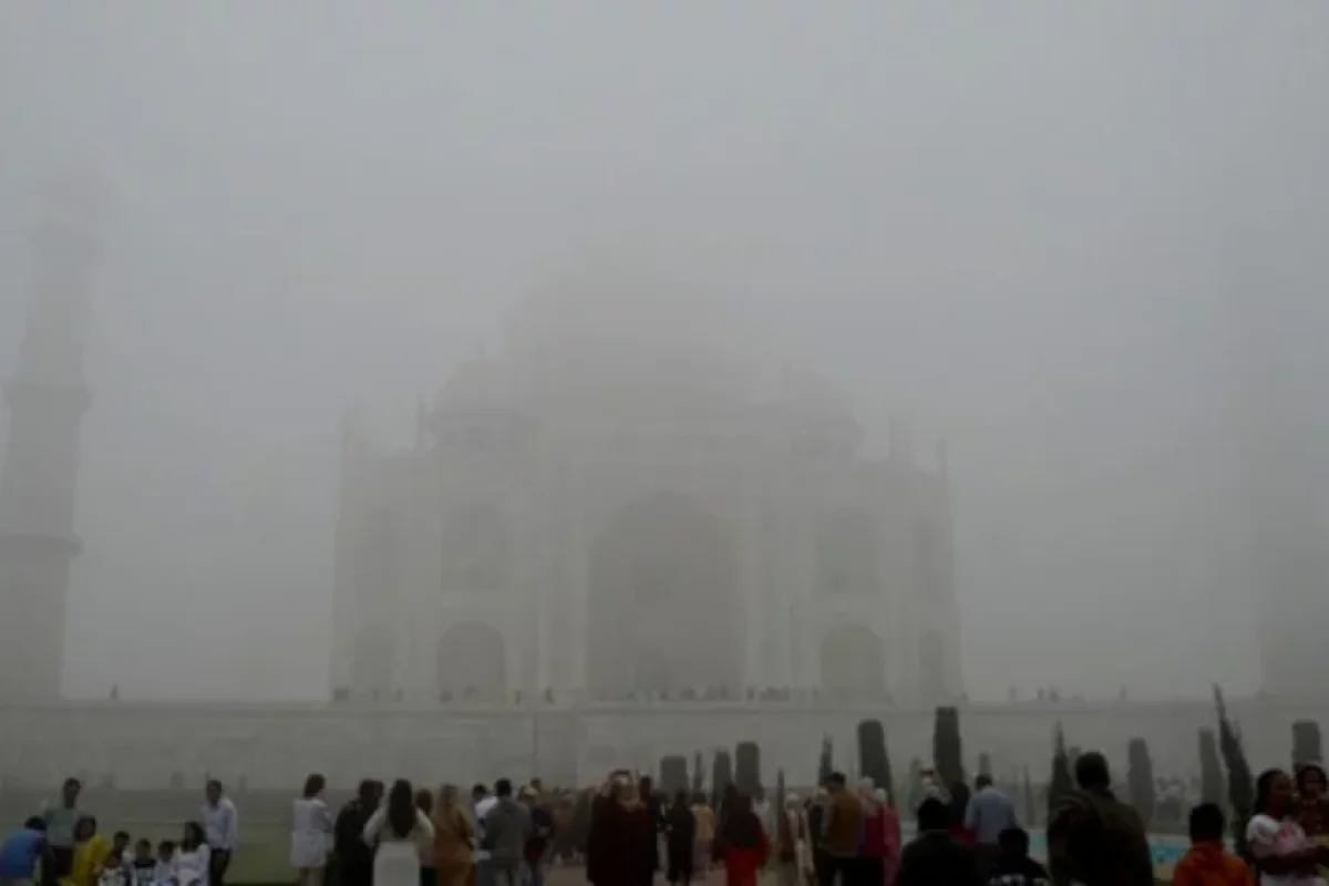 Tac-Mahalı zəhər buludu bürüdü – - Uçuşlar təxirə salındı