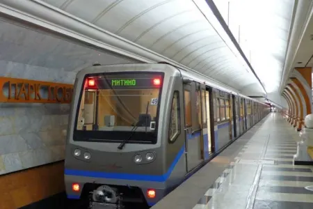Metroda qadınlar qarət olundu