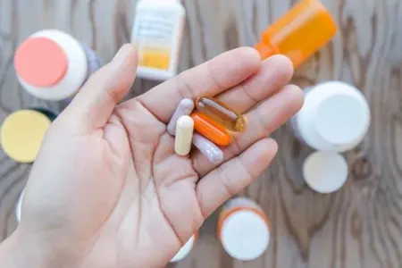 Vitamin qəbul edənlərə pis xəbər: - Bu şəxslərdə TƏHLÜKƏLİDİR