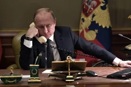 İki il sonra Putinə zəng etdi: Qoşunları dərhal çıxart!