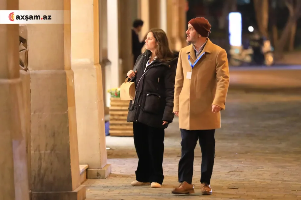 Bakının turistlə dolu olan gecəsi - Fotolar