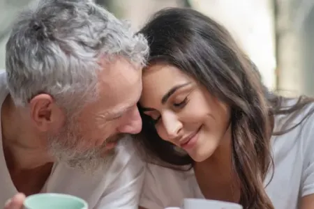 Tədqiqatçılar cütlüklər üçün ideal yaş fərqini açıqladı