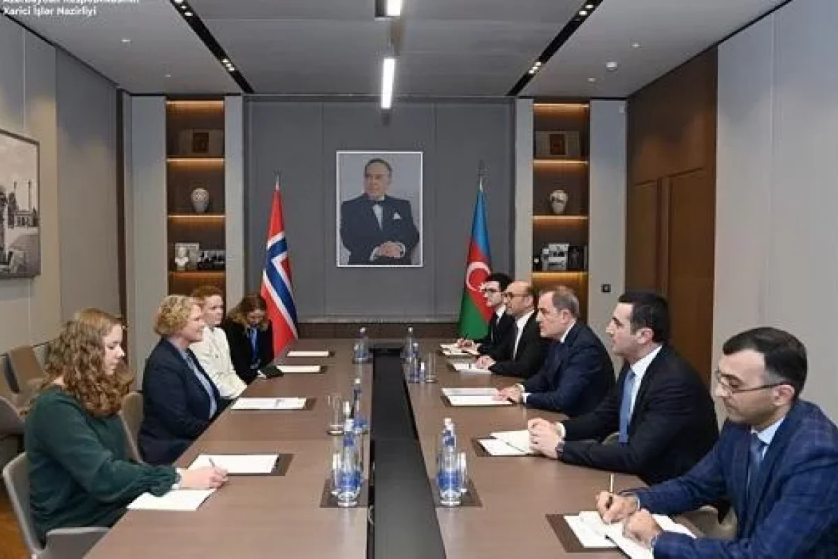 Ceyhun Bayramov norveçli nazirlə görüşdü
