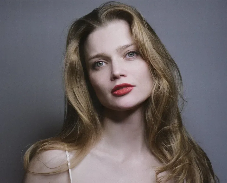 "Sevişmə səhnələrində ərim məni qısqanmır, əksinə məsləhətlər verir" - Məşhur aktrisa