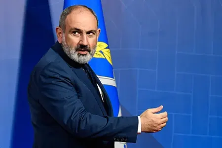 Paşinyanın "WhatsApp" sevgisi! - Məmurları belə işdən çıxardı