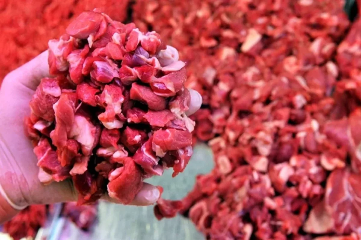 Ətin qiyməti "kəllə çarxa" qalxdı