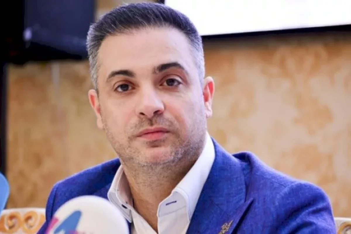 “Mənimlə oxusun deyə ona telefon aldım”