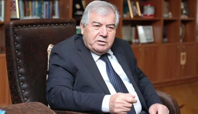 Xalq şairindən Azərbaycan millisi ilə bağlı TƏKLİF