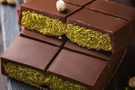 Gənc oğlan Dubay şokaladından zəhərləndi