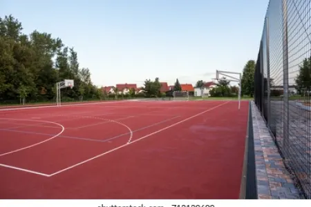 Sakinlər şirkət sahibini qorxutdu - Uşaqlar üçün stadion tikir