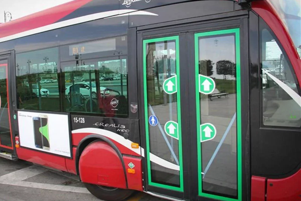 Bakıda avtobus qadını vurdu - Vəziyyəti ağırdır