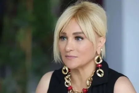 Mətanətin üzünə nə olub? - – VİDEO