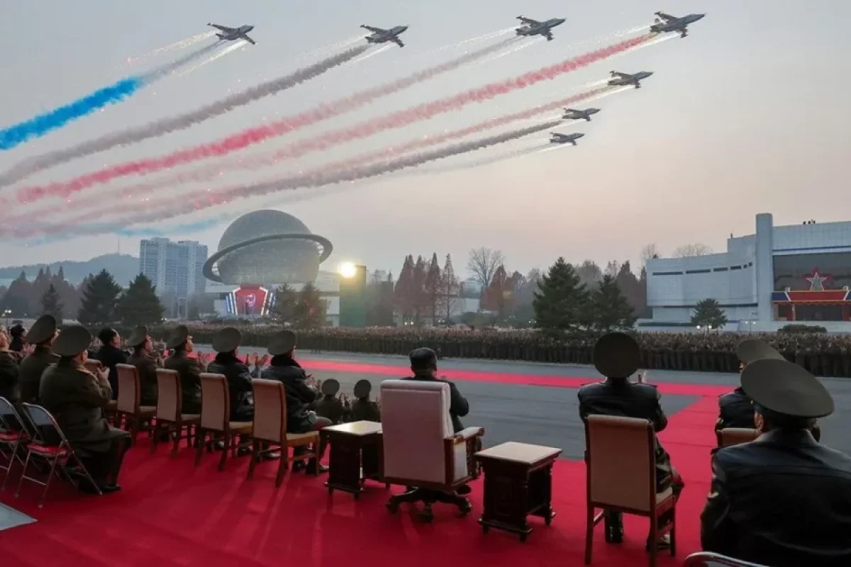 Şimali Koreyadan güc nümayişi: - Ən müasir silahları sərgilədi