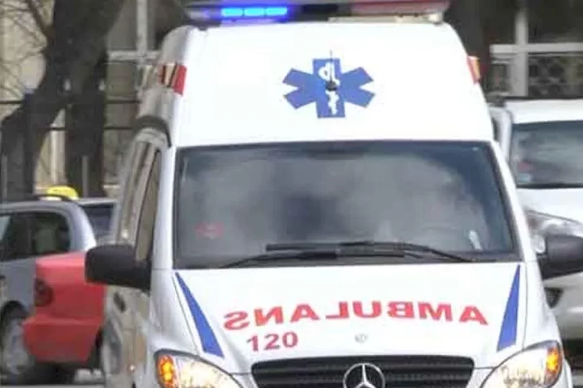 Sevgilisini bıçaqlayıb maşınla üstündən keçdi