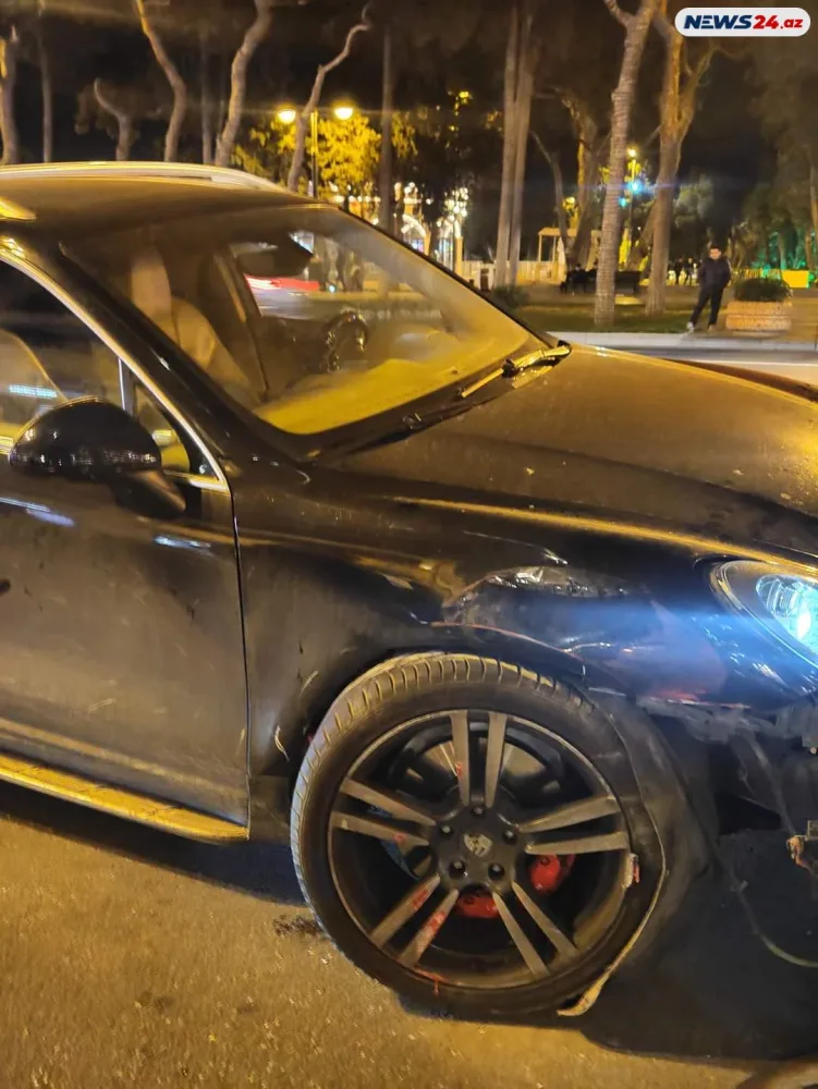 Bakıda avtobus "Porsche"ni vurdu - FOTOLAR