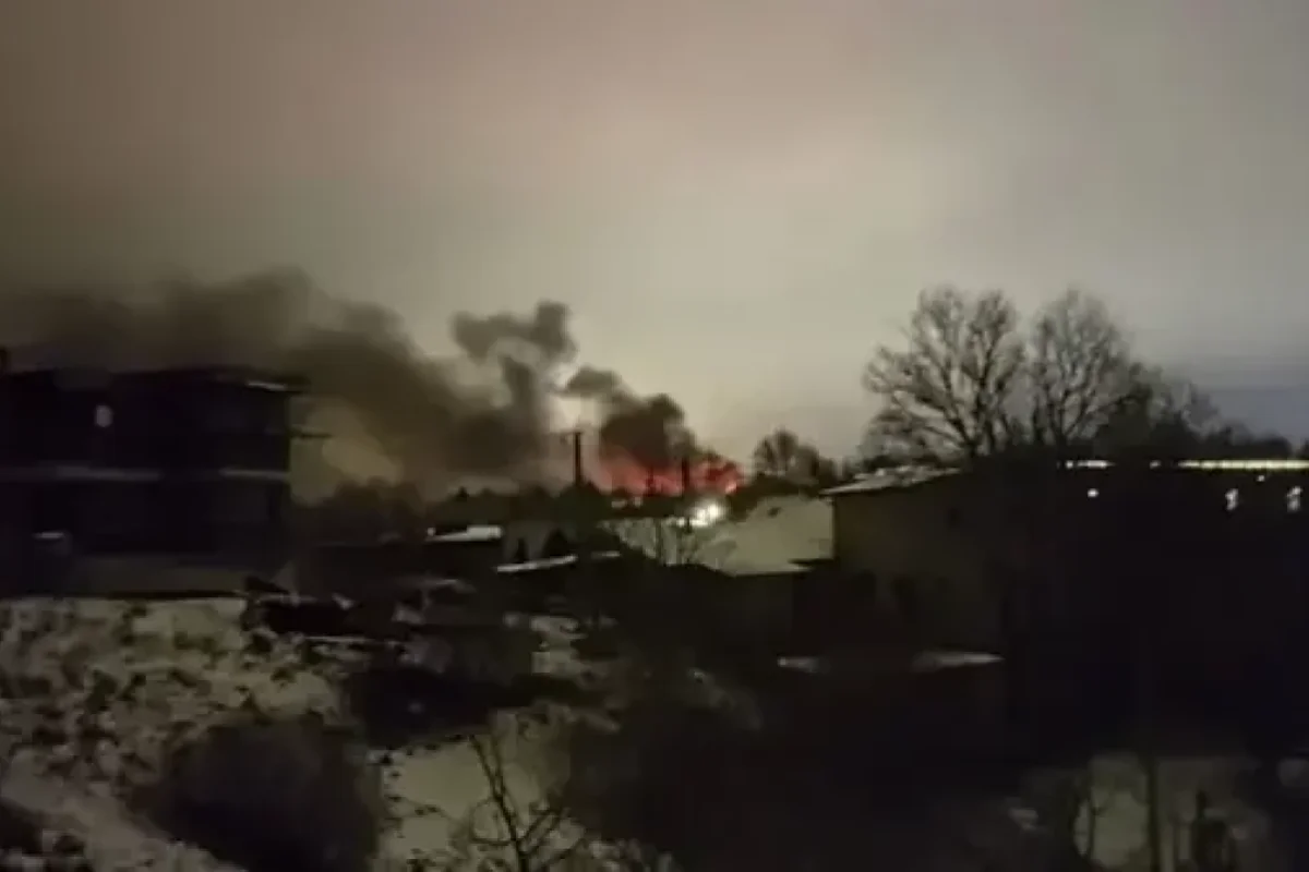 Yük təyyarəsi evin yaxınlığına düşdü – Ölən və yaralananlar var