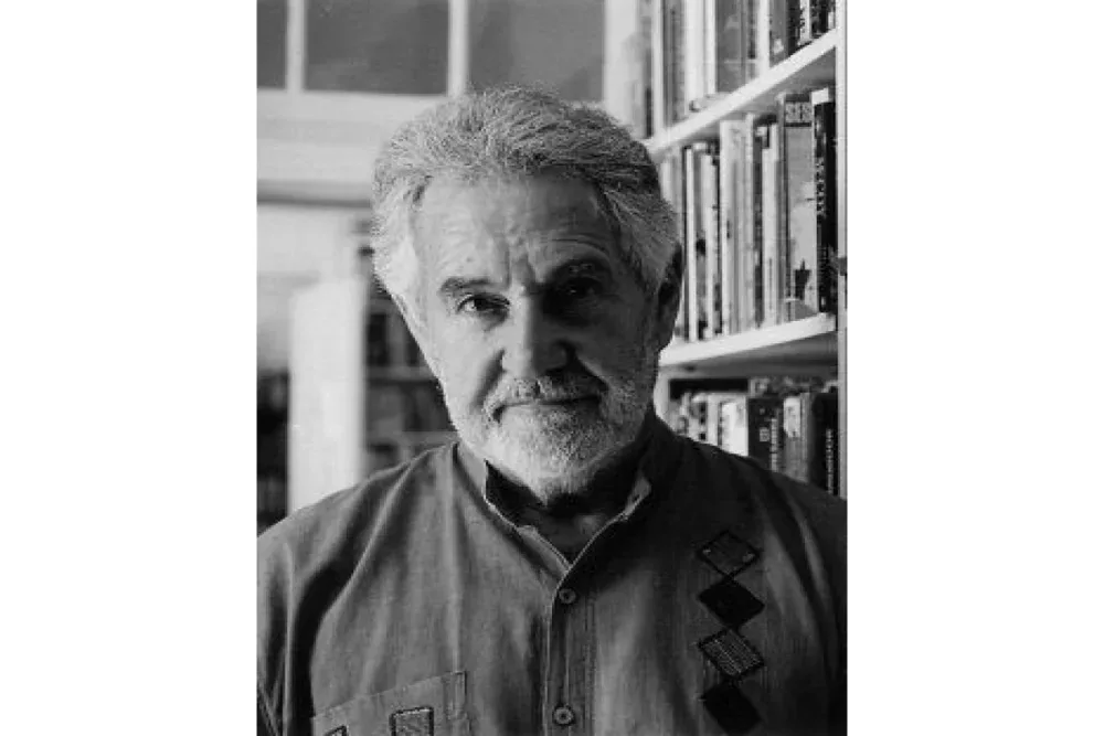 Yazıçı vəfat etdi - FOTO