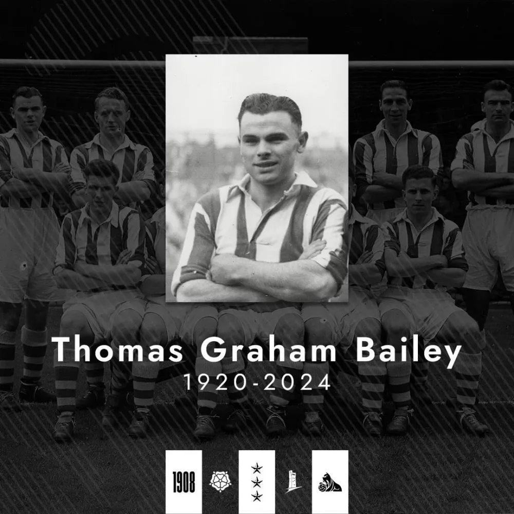 Dünyanın ən yaşlı futbolçusu öldü - FOTO