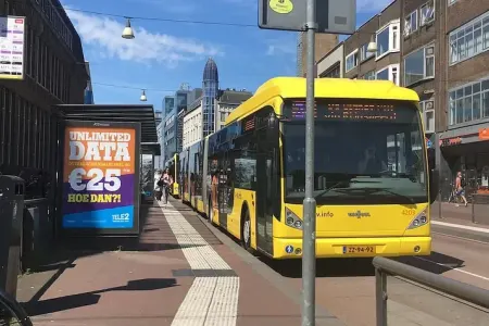 İki avtobus toqquşdu - Yaralılar var