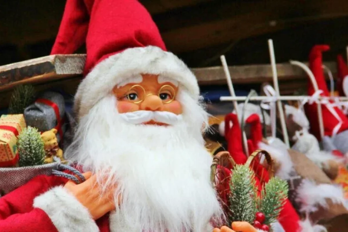 Şaxta baba ona dil çıxaran 4 yaşlı uşağa - ZƏRBƏ ENDİRDİ