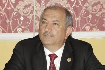 İcra başçısı bacısı oğlunu özünə köməkçi təyin etdi - Foto