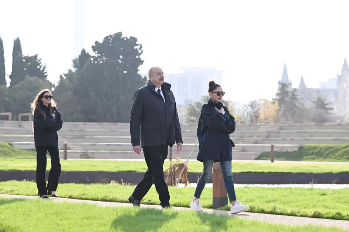 Prezident ailəsi ilə birlikdə Nəbatat Bağının - AÇILIŞINDA