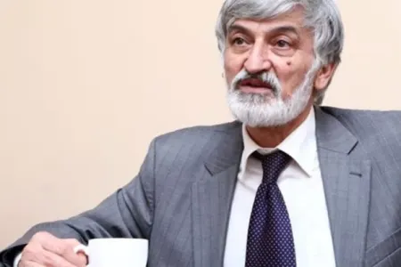 Xalq artistinə TƏZYİQ