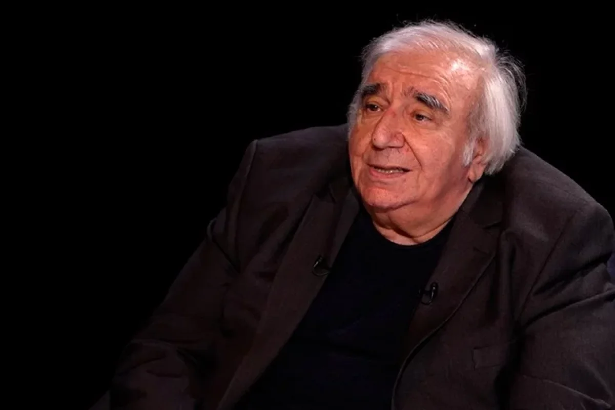 "Şairin heykəli onun sözüdür"