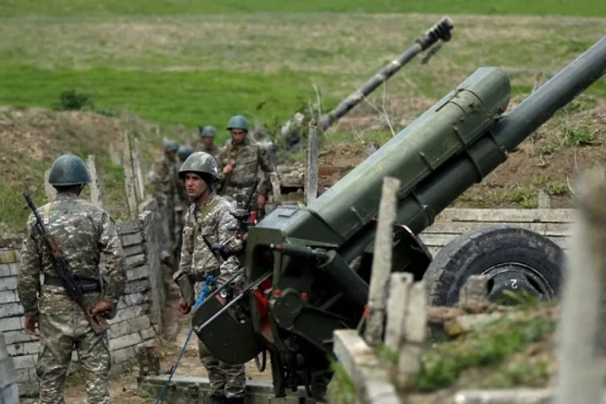 Ermənistan ordusu haubitsalarla Kərkiyə gedir - VİDEO