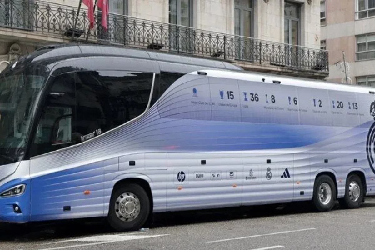 Real Madrid-in komanda avtobusu - QƏZAYA UĞRADI - VİDEO