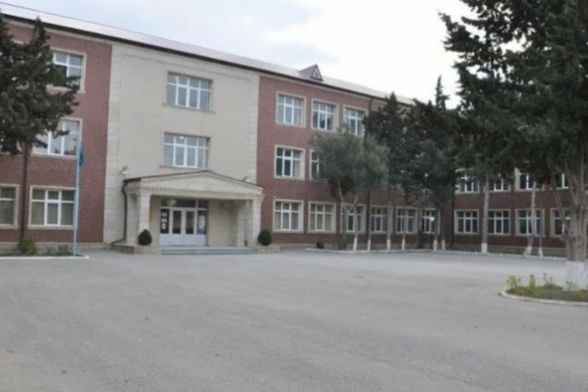 Bacısına və anasına sevgi mesajı yazan oğlanı görüşə çağıraraq... - Məktəbdə qanlı cinayət