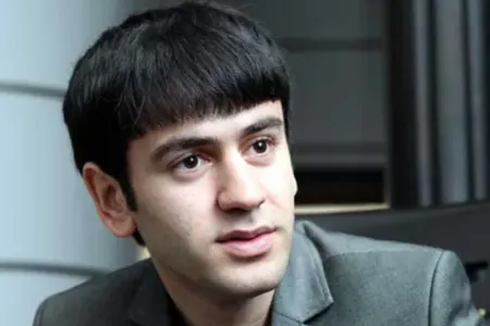 Üzeyirin yeni il gecəsi qazanacağı pul dodaq uçuqlatdı - VİDEO