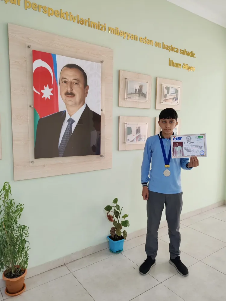 İndi partasına qərənfillər düzülüb...- - FOTOLAR