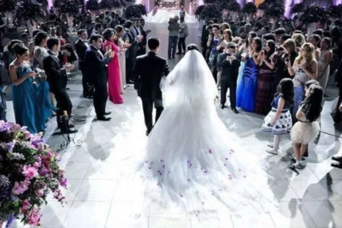 Bakıda bəy toyunda Saz ÇALDI, xanımı Rəqs Etdi