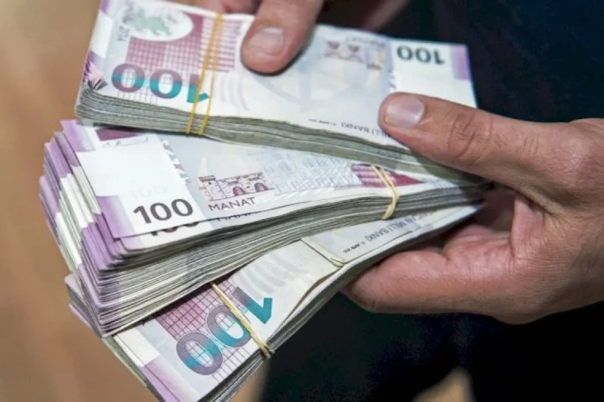 Azərbaycanlı müğənnini aldadıb pulunu aldılar