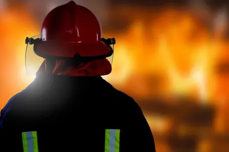 Beşmərtəbəli binada yanğın - ZƏRƏRÇƏKƏN VAR