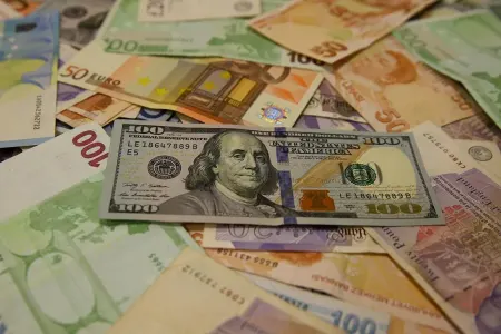 Minlərlə saxta dollar və avro - ƏLƏ KEÇİRİLDİ