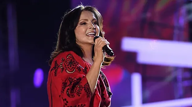 Xalq artisti qonşusunun torpağını mənimsədi