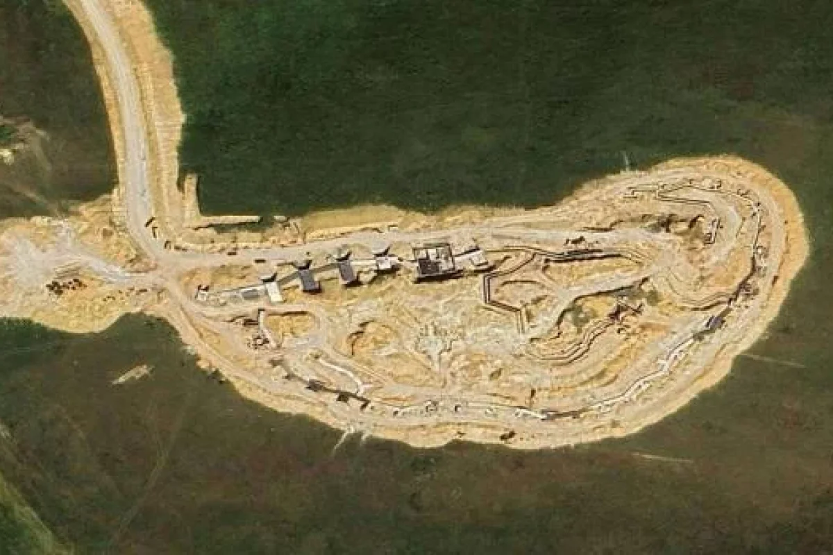 Ermənilər sərhədimizdə yeraltı tunel şəbəkəsi qurur - Foto