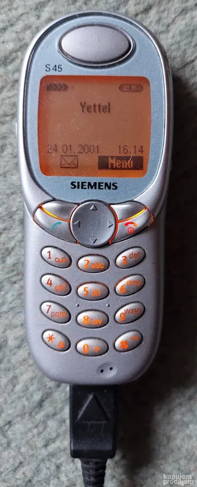 23 ilin telefonu “İphone”dan baha satıldı