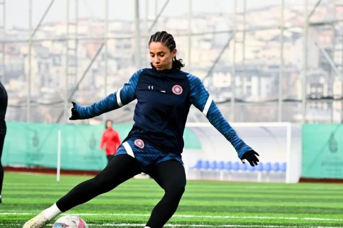 Azərbaycan millisinin futbolçusu iki oyunluq cəzalanıb