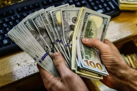 Qarşıdakı 3 ildə dolların məzənnəsi üçün proqnoz: - Görün neçəyə olacaq