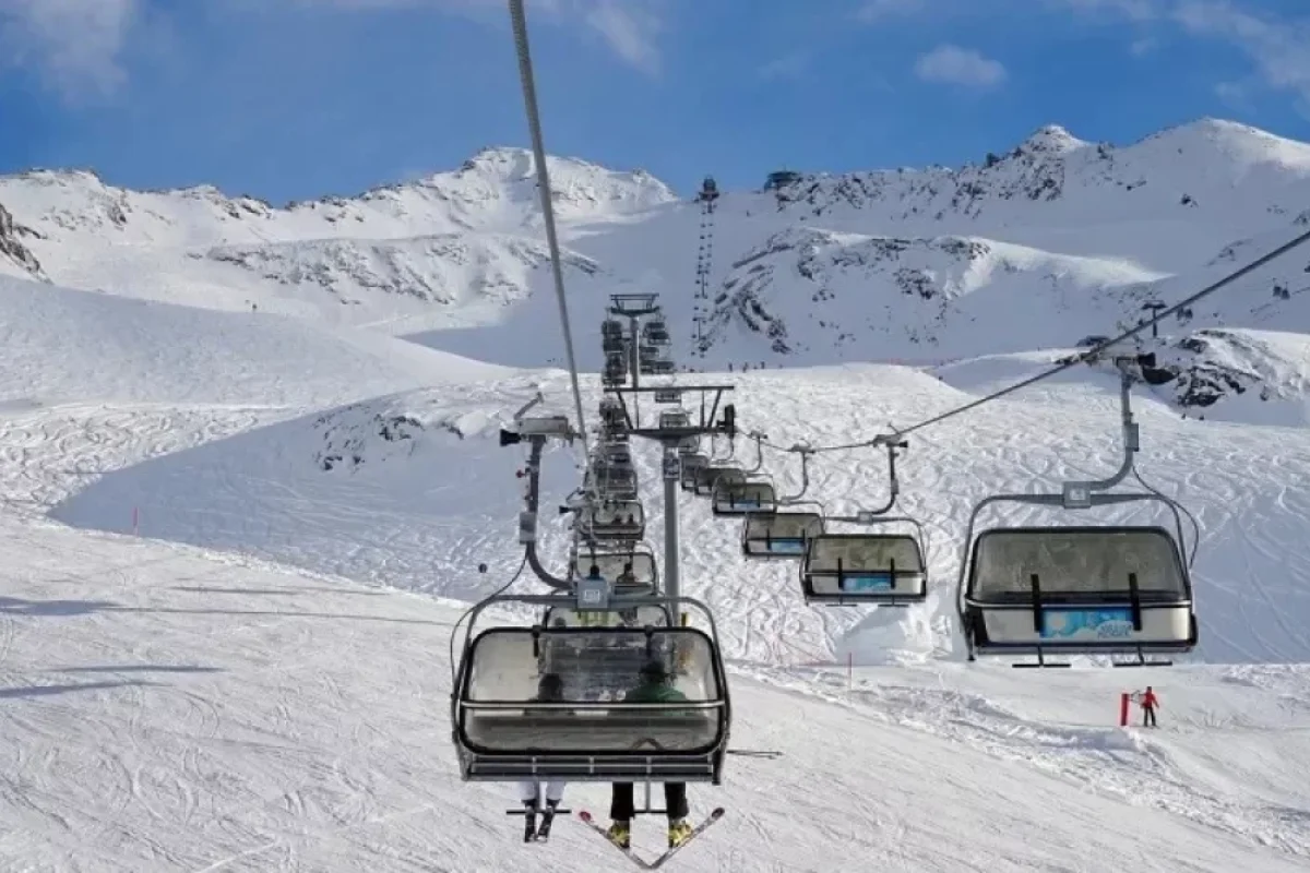 Uşaq dağ-xizək kurortunda kanatdan YIXILDI