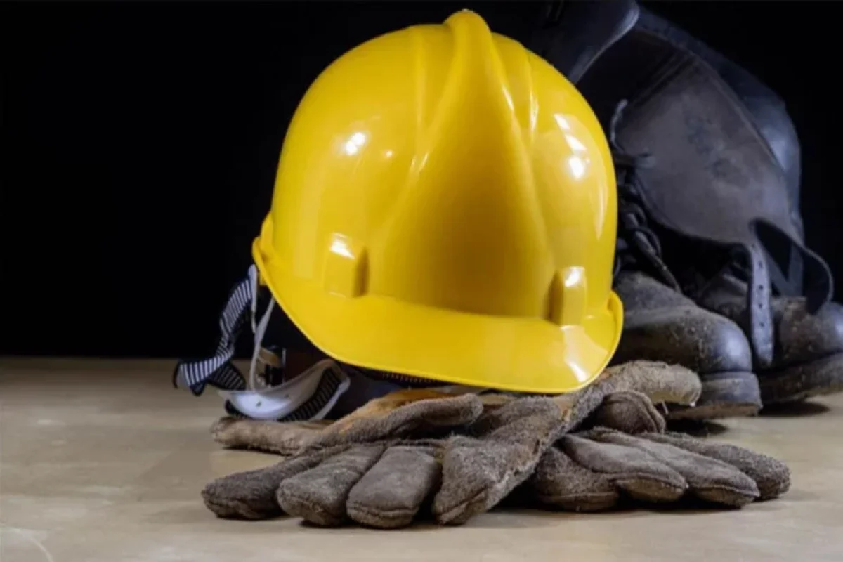 Azərbaycanda zavodda FACİƏ: qurğuya düşən usta - CAN VERDİ