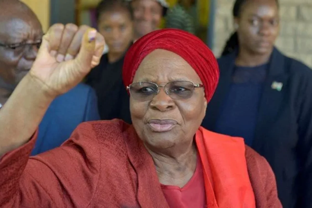 Namibiya ilk qadın prezidenti seçdi