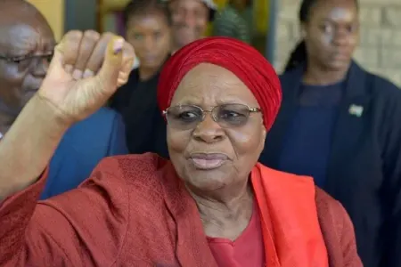 Namibiya ilk qadın prezidenti seçdi