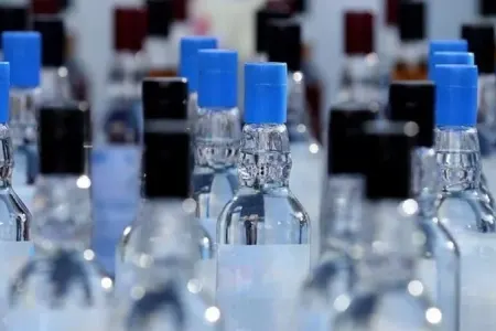 Saxta spirtli içkilər fəlakətə çevrildi - Ölənləri sayı 17 nəfərə çatdı