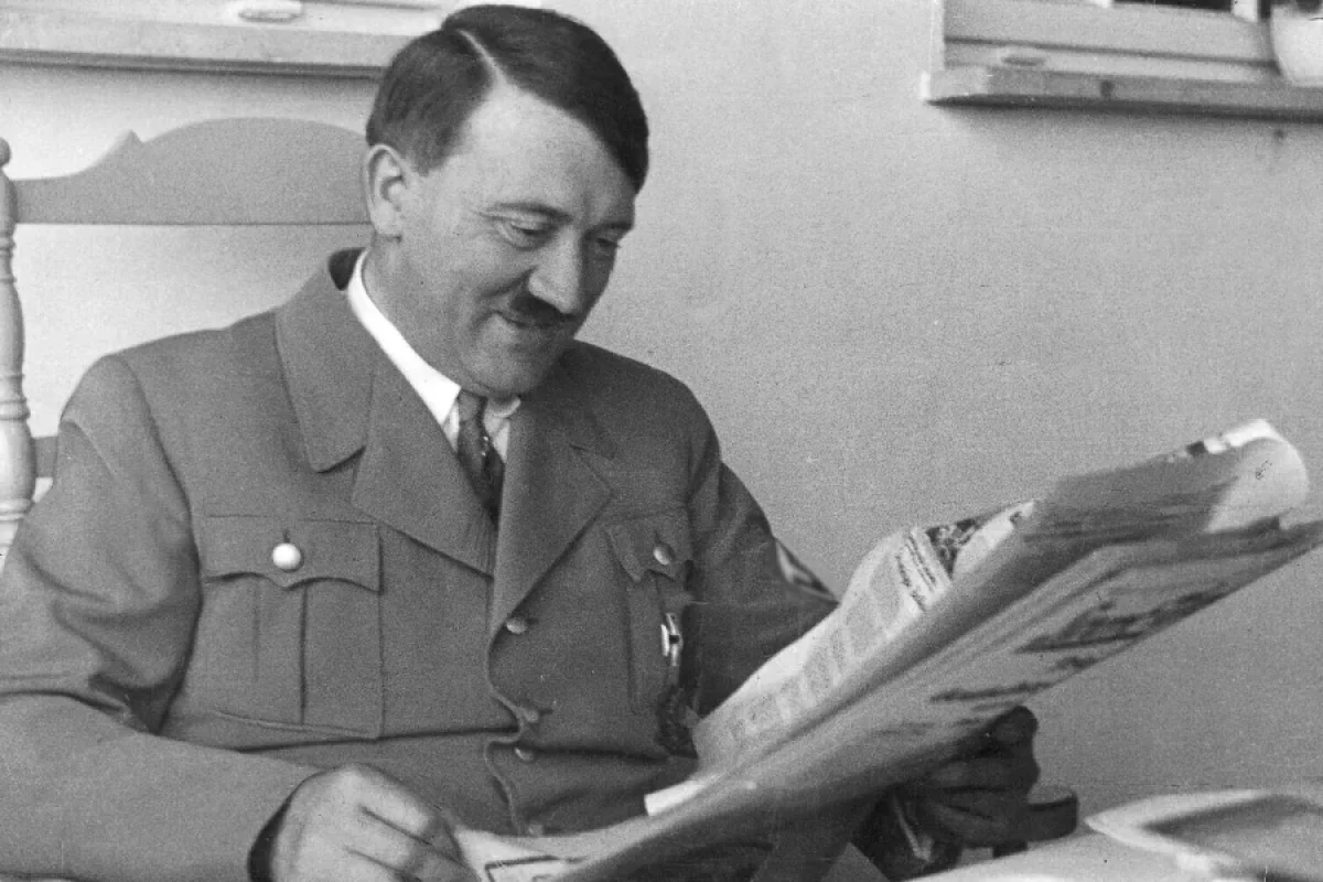 Hitlerin şəxsi ştandartı bu ölkədə tapıldı