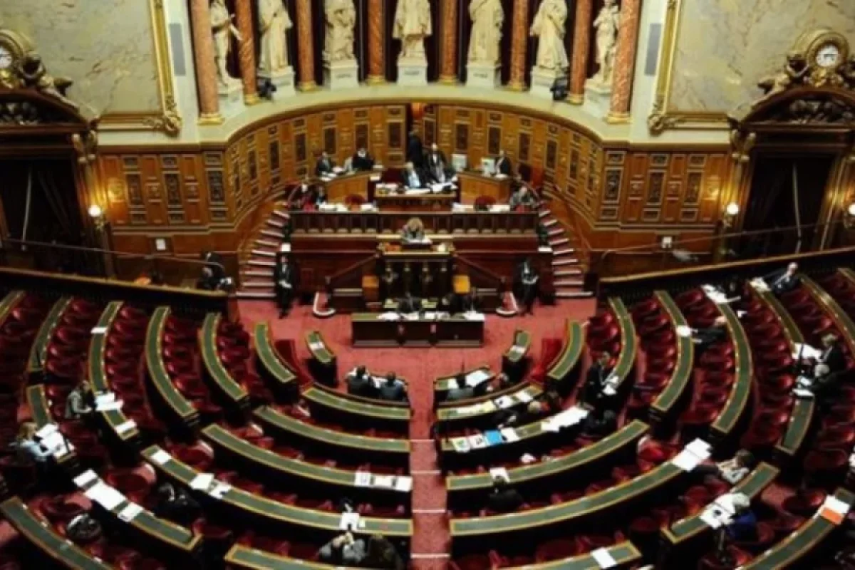 62 ildən sonra ilk dəfə: Fransada hökumət çökdü – - Baş nazir istefaya göndərildi