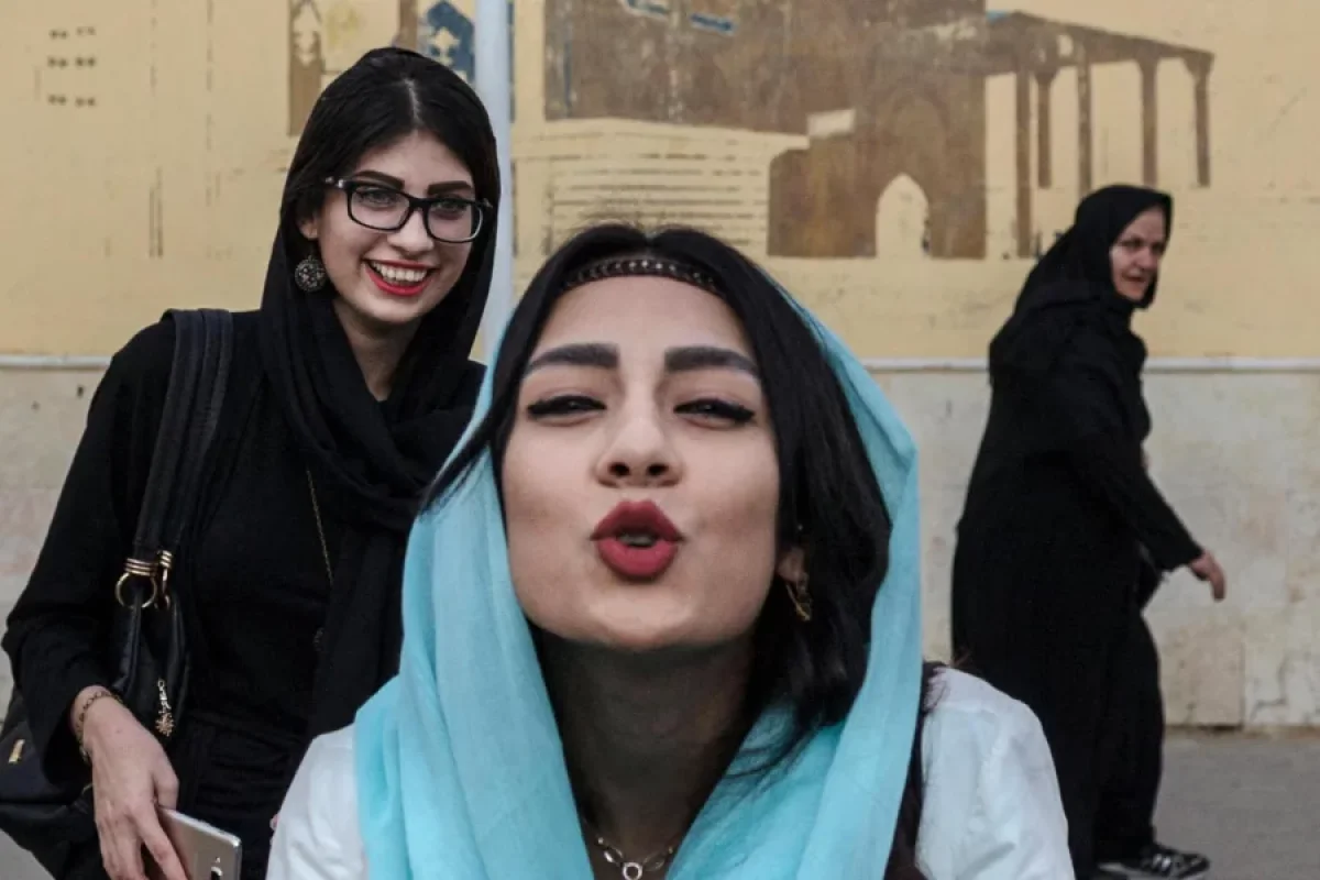 İranda sərt qadağalar: - Bundan sonra qadınlar...